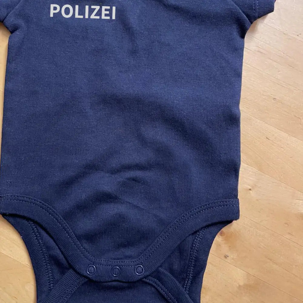 BabyBody kurzarm - POLIZEI (silber)